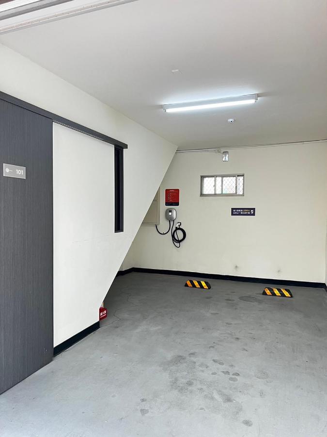 Foxdou Business Motel Tainan Esterno foto