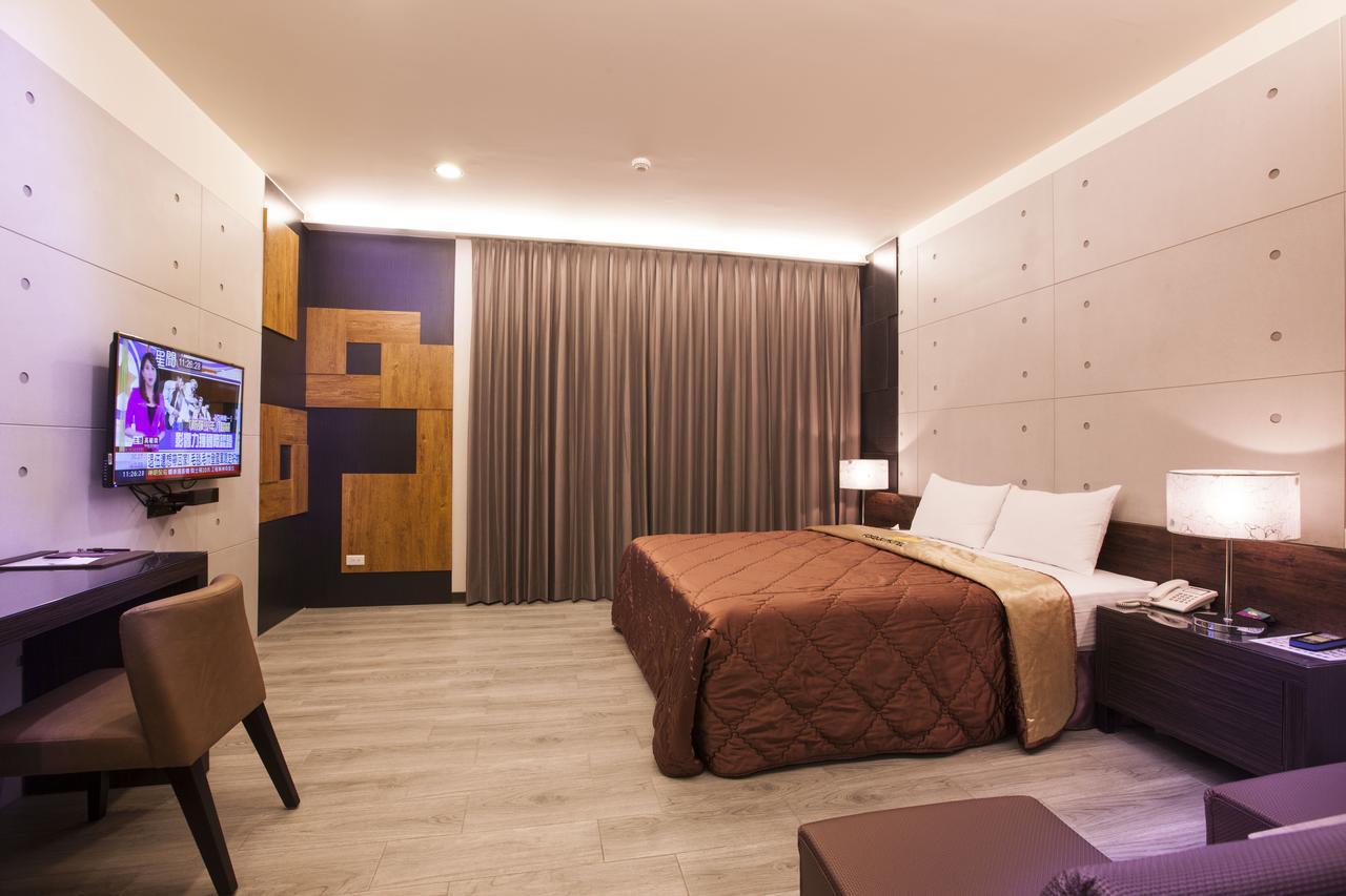 Foxdou Business Motel Tainan Esterno foto