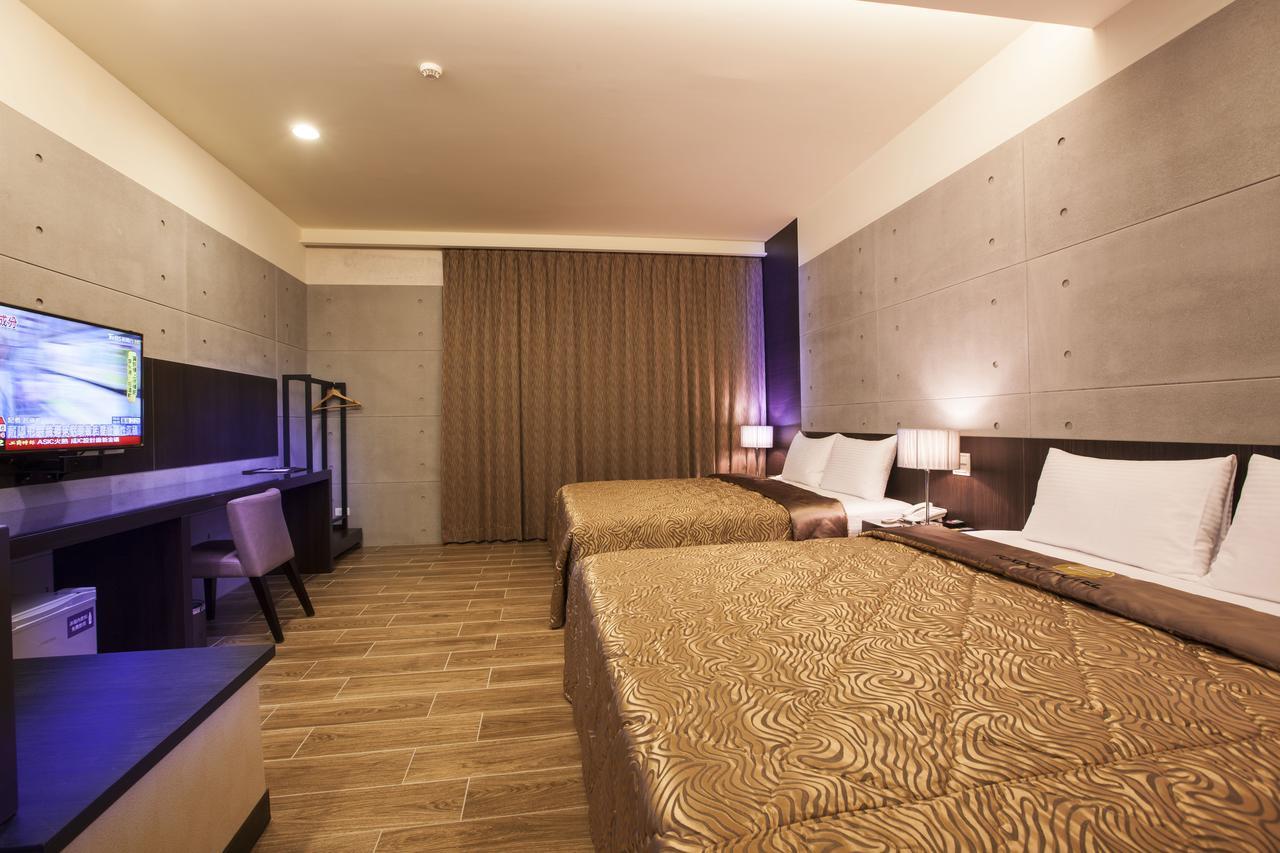 Foxdou Business Motel Tainan Esterno foto