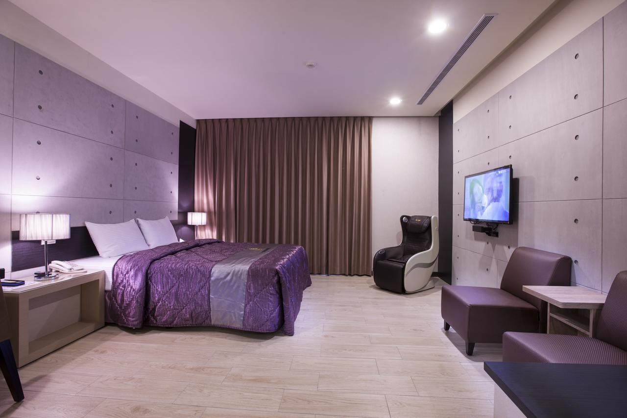 Foxdou Business Motel Tainan Esterno foto