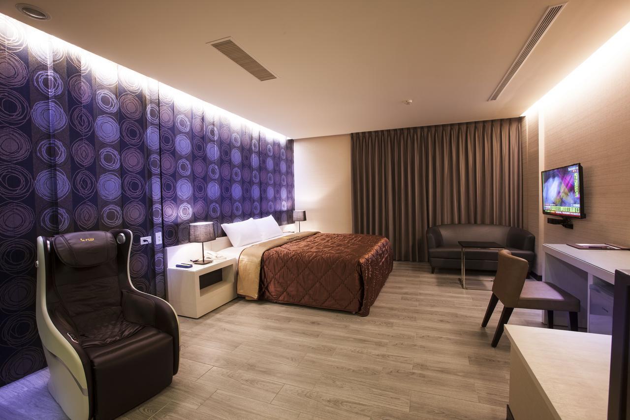 Foxdou Business Motel Tainan Esterno foto