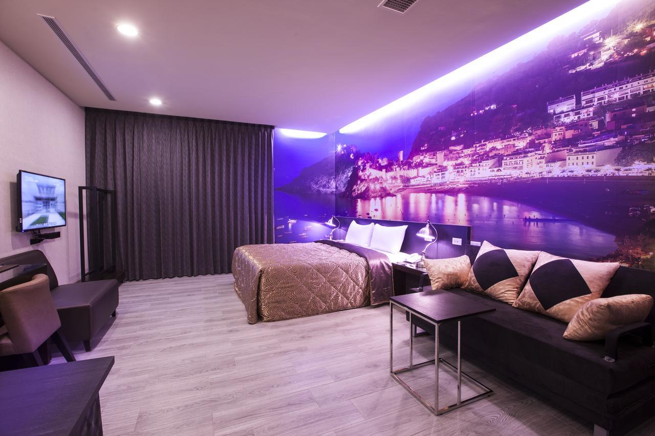 Foxdou Business Motel Tainan Esterno foto