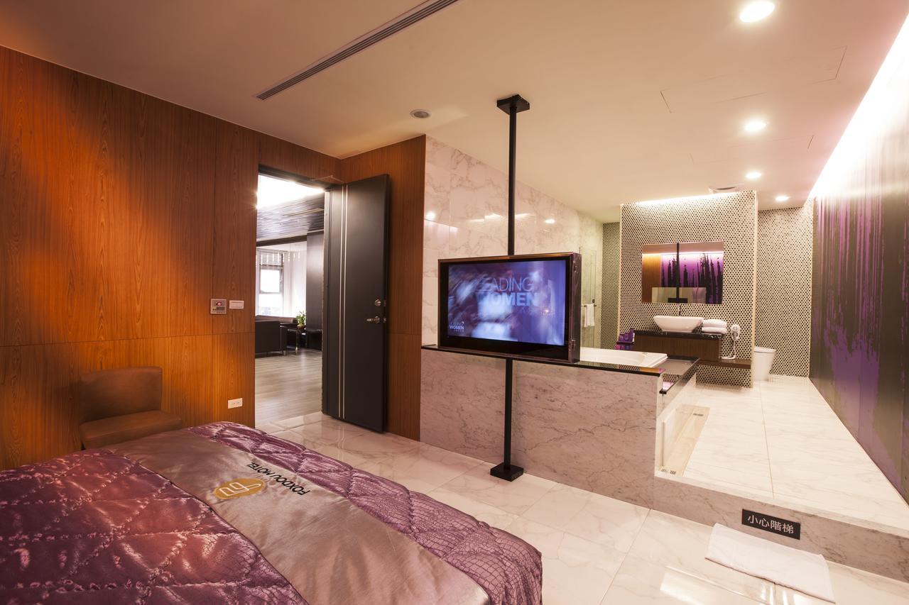 Foxdou Business Motel Tainan Esterno foto