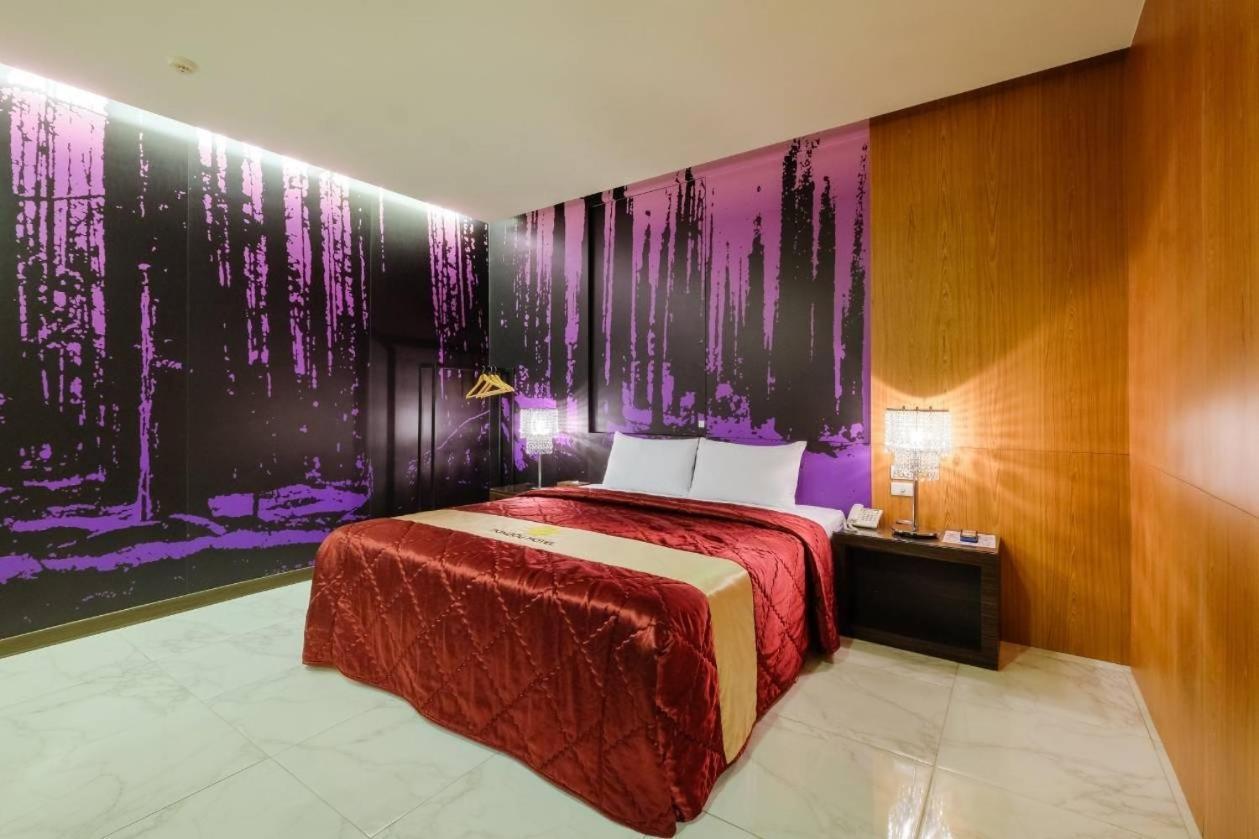 Foxdou Business Motel Tainan Esterno foto