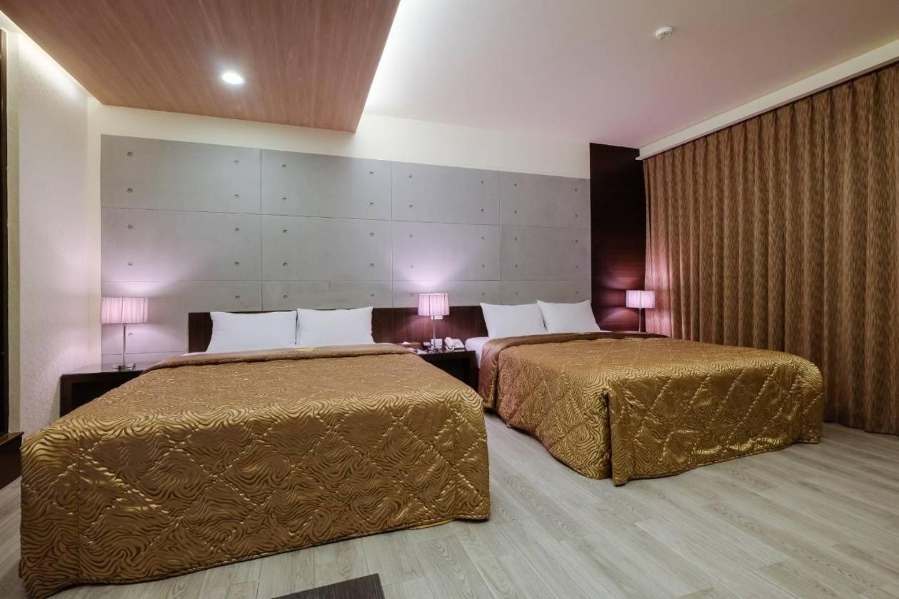 Foxdou Business Motel Tainan Esterno foto
